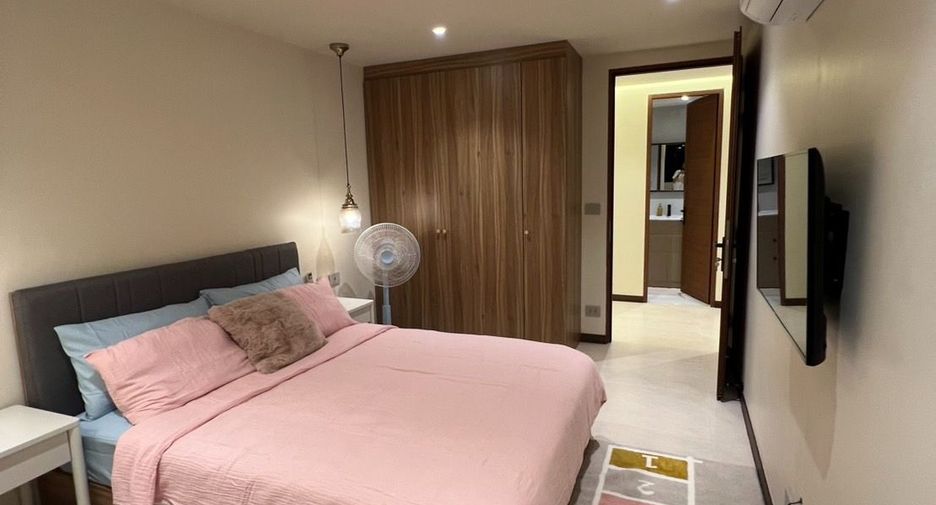 For sale 3 bedrooms condo in Watthana, Bangkok