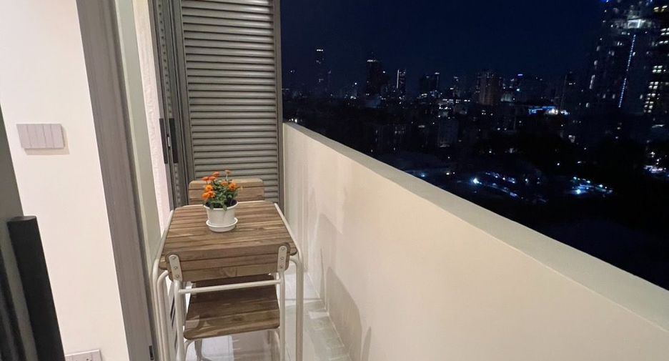 For sale 3 bedrooms condo in Watthana, Bangkok