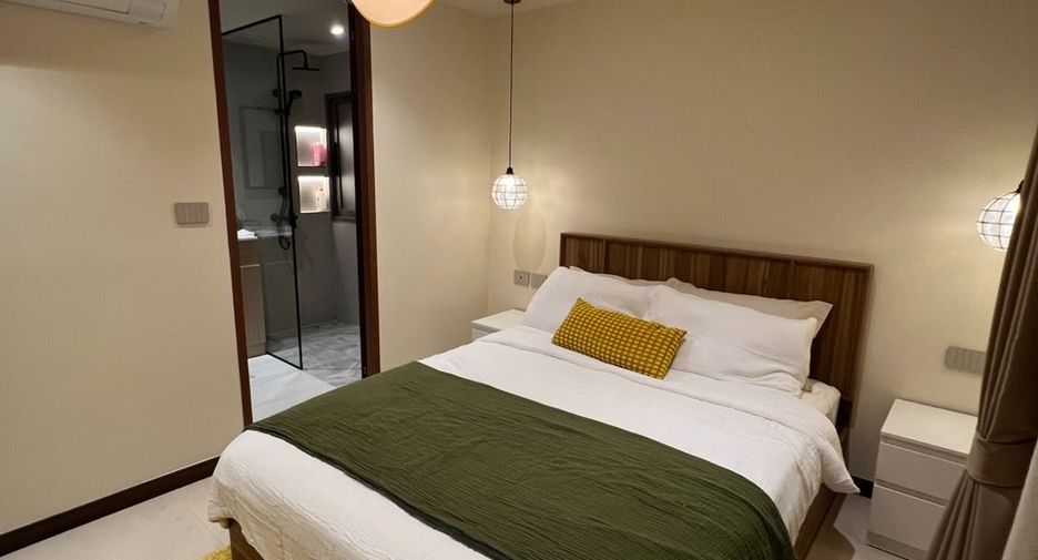 For sale 3 bedrooms condo in Watthana, Bangkok