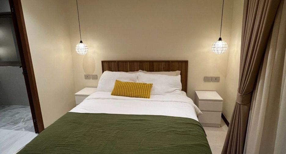 For sale 3 bedrooms condo in Watthana, Bangkok