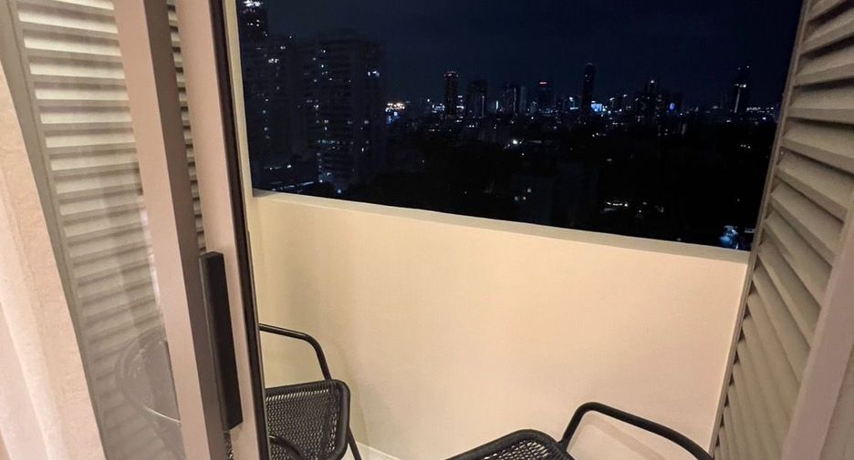 For sale 3 bedrooms condo in Watthana, Bangkok