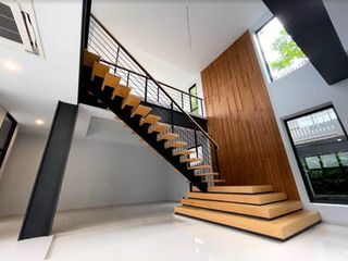 For rent 5 bedrooms house in Watthana, Bangkok