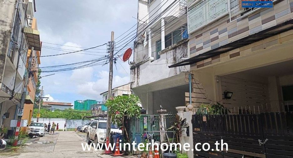 For sale 4 bedrooms townhouse in Pak Kret, Nonthaburi