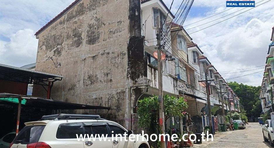 For sale 4 bedrooms townhouse in Pak Kret, Nonthaburi