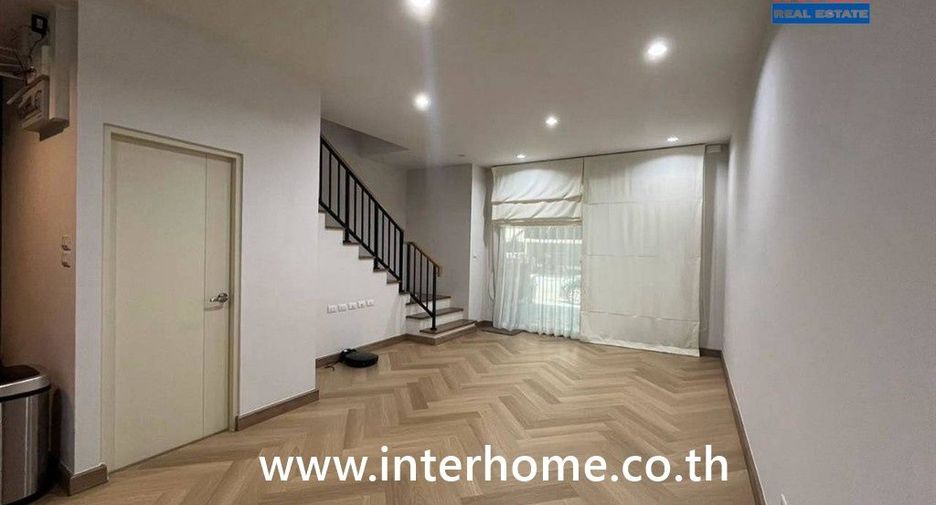 Reihenhaus zum Kauf mit 3 Zimmer in Saphan Sung, Bangkok