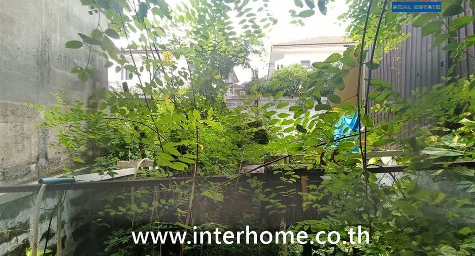 For sale 2 bedrooms townhouse in Khan Na Yao, Bangkok