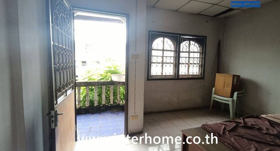 For sale 2 bedrooms townhouse in Khan Na Yao, Bangkok