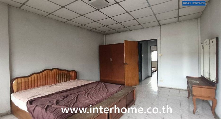 For sale 2 bedrooms townhouse in Khan Na Yao, Bangkok