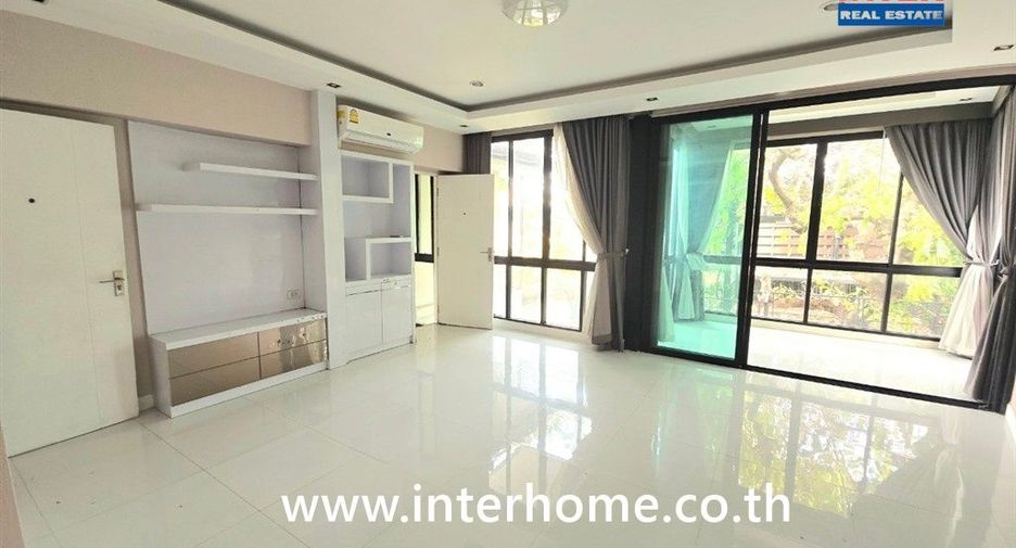 For sale 5 bedrooms house in Bang Phli, Samut Prakan
