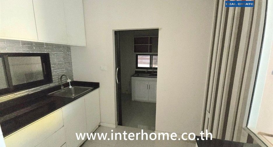 For sale 5 bedrooms house in Bang Phli, Samut Prakan