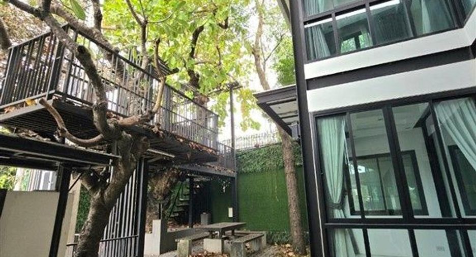 For sale 5 bedrooms house in Bang Phli, Samut Prakan