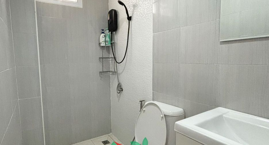 For sale 5 bedrooms villa in Khok Samrong, Lopburi