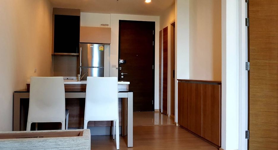 À louer 1 chambre condo à Phra Khanong, Bangkok