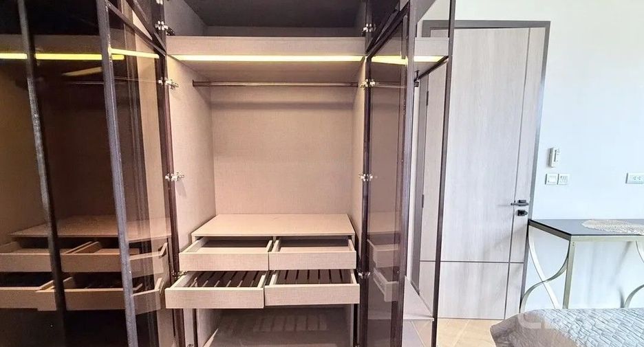 For rent and for sale 1 bed condo in Watthana, Bangkok