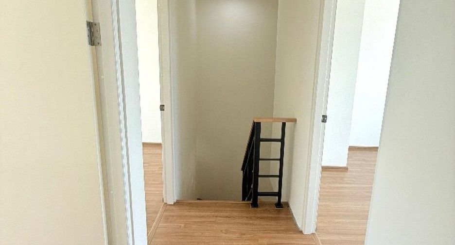For sale 3 ベッドルーム townhouse in Bang Phli, Samut Prakan