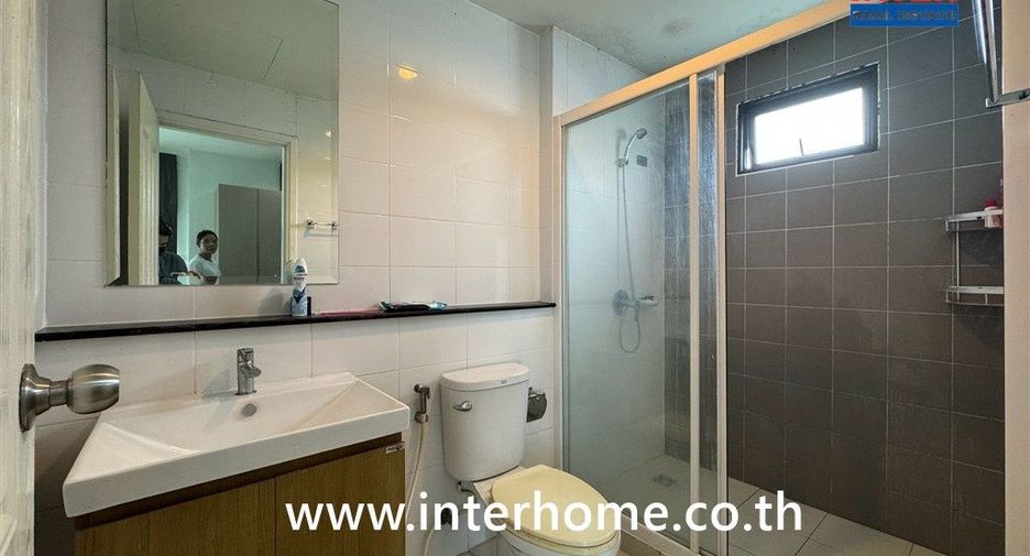 À vendre 3 chambres maison de ville à Bang Bua Thong, Nonthaburi