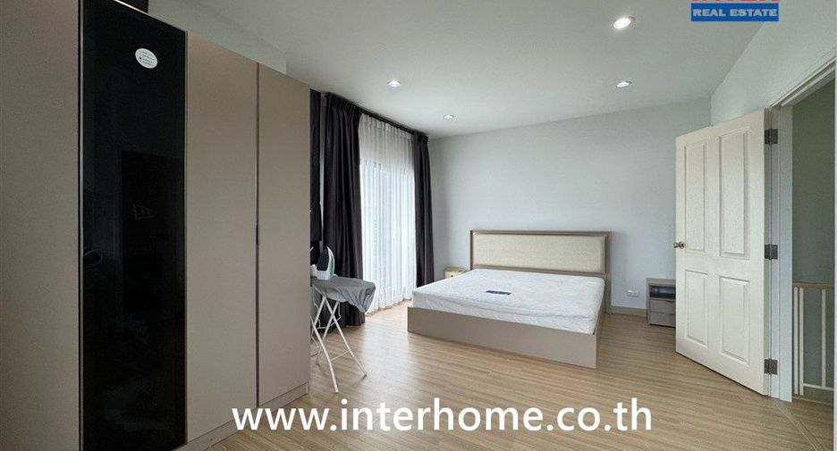 À vendre 3 chambres maison de ville à Bang Bua Thong, Nonthaburi