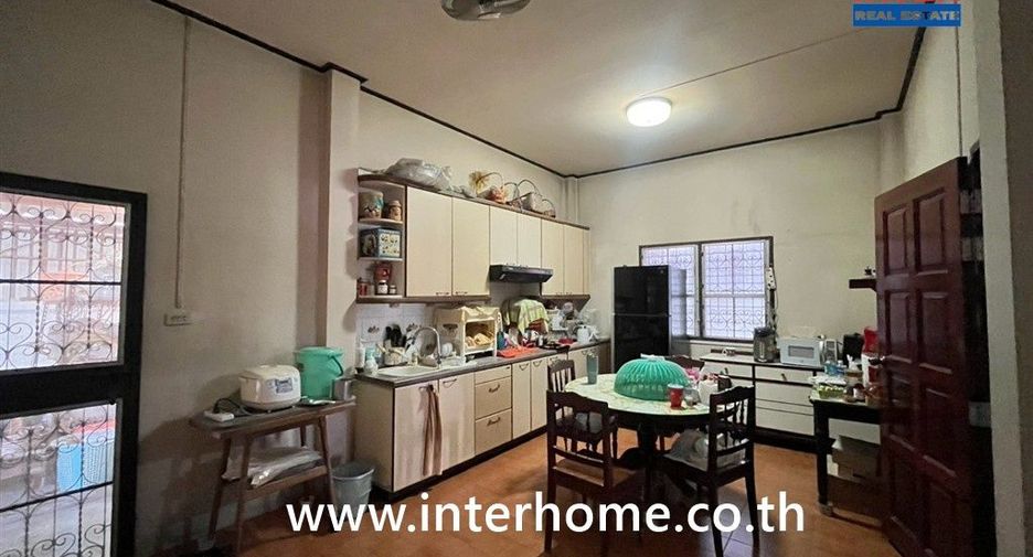 À vendre 6 chambres maison à Mueang Samut Prakan, Samut Prakan