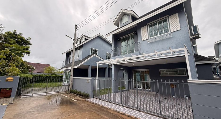Haus zur Miete mit 3 Zimmer in Bang Lamung, Chonburi