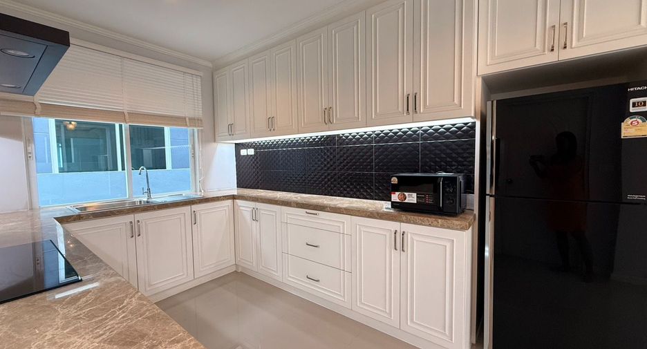 Haus zur Miete mit 3 Zimmer in Bang Lamung, Chonburi
