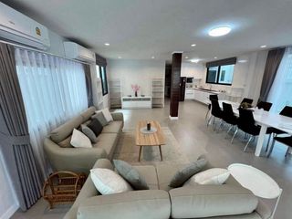 For rent 4 bedrooms house in Phaya Thai, Bangkok