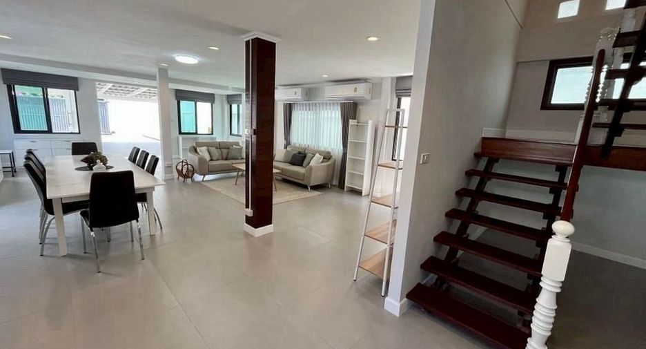 For rent 4 bedrooms house in Phaya Thai, Bangkok