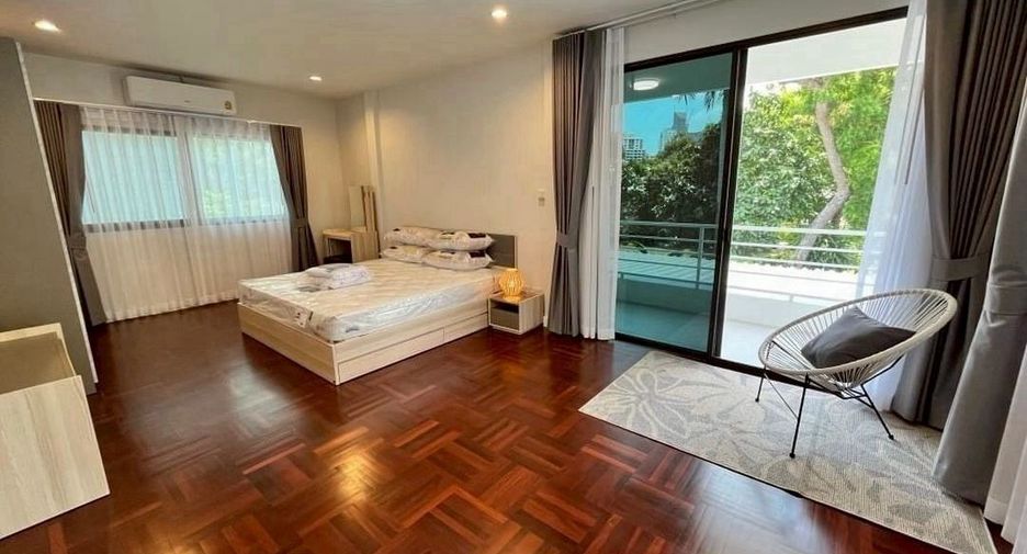 For rent 4 bedrooms house in Phaya Thai, Bangkok