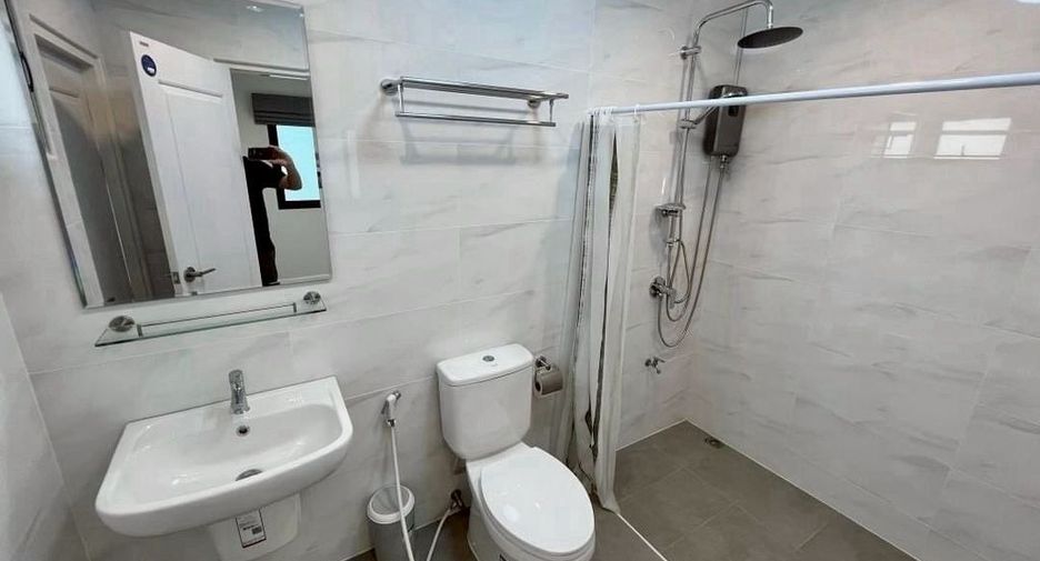 For rent 4 bedrooms house in Phaya Thai, Bangkok