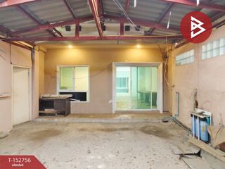 For sale 3 bedrooms townhouse in Krathum Baen, Samut Sakhon