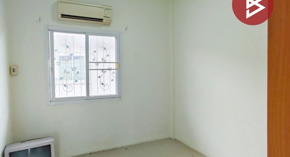 For sale 3 bedrooms townhouse in Krathum Baen, Samut Sakhon
