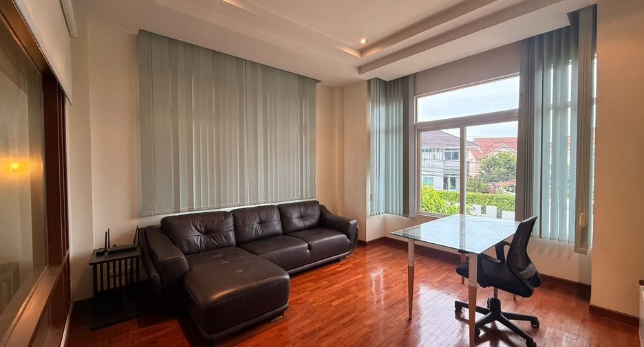 For sale 4 ベッドルーム house in Bang Lamung, Chonburi