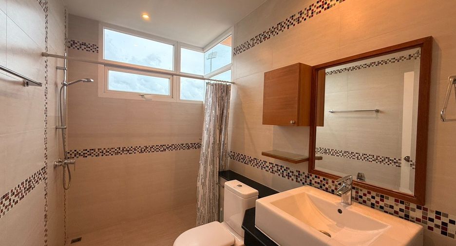For sale 4 ベッドルーム house in Bang Lamung, Chonburi