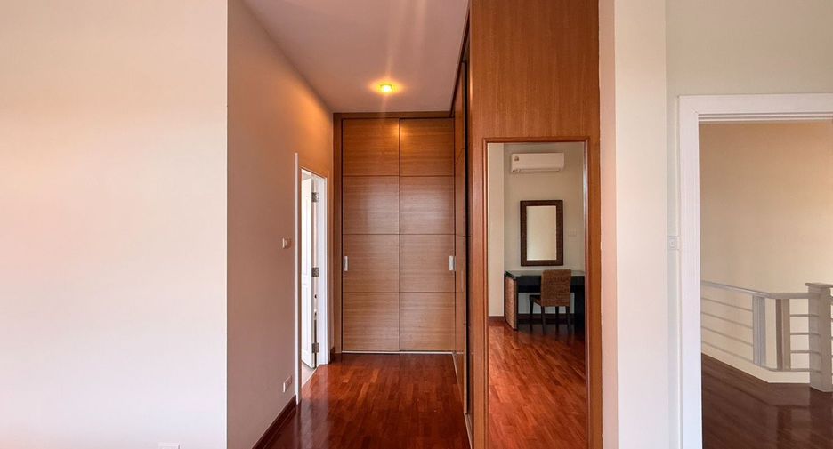 For sale 4 ベッドルーム house in Bang Lamung, Chonburi