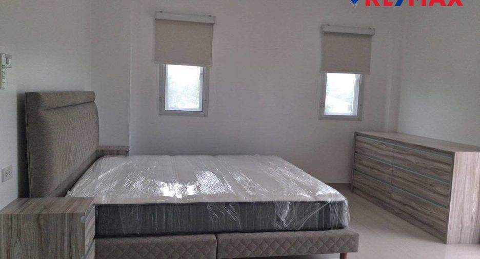 Haus zur Miete mit 4 Zimmer in Bang Lamung, Chonburi