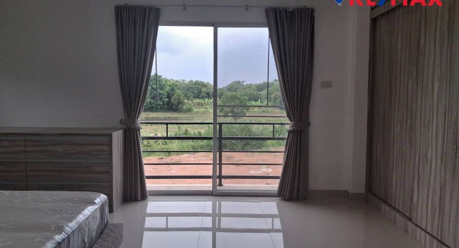 Haus zur Miete mit 4 Zimmer in Bang Lamung, Chonburi
