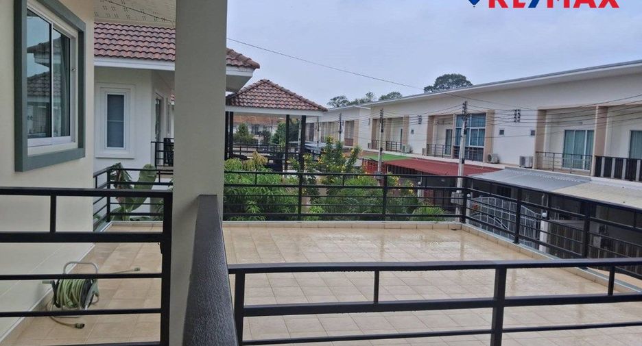 Haus zur Miete mit 4 Zimmer in Bang Lamung, Chonburi