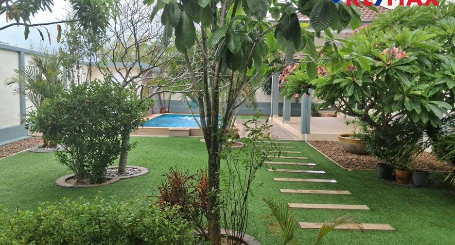 Haus zur Miete mit 4 Zimmer in Bang Lamung, Chonburi