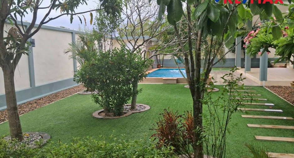Haus zur Miete mit 4 Zimmer in Bang Lamung, Chonburi