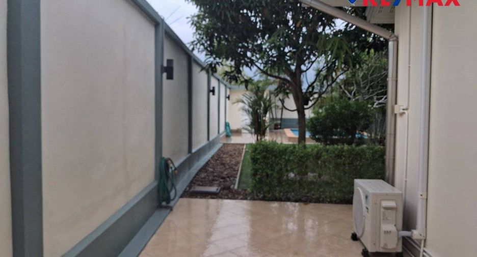 Haus zur Miete mit 4 Zimmer in Bang Lamung, Chonburi