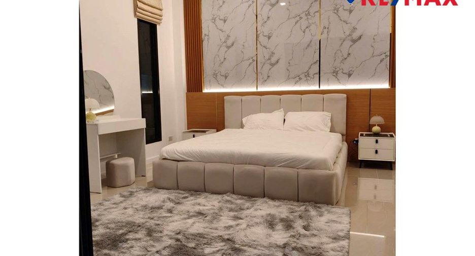 Haus zum Kauf mit 4 Zimmer in Bang Lamung, Chonburi