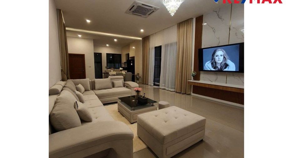 Haus zum Kauf mit 4 Zimmer in Bang Lamung, Chonburi