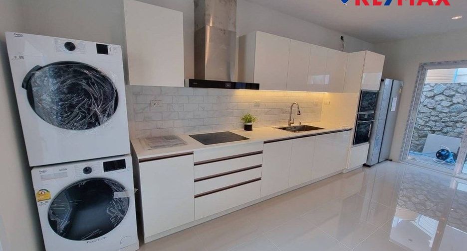 Haus zum Kauf mit 4 Zimmer in Sattahip, Pattaya