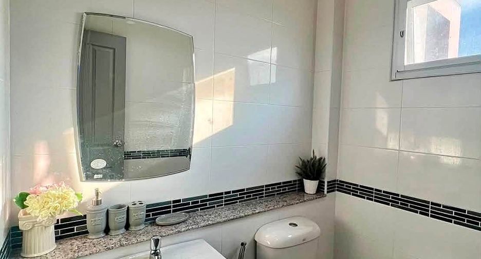 For rent 3 bedrooms house in San Kamphaeng, Chiang Mai