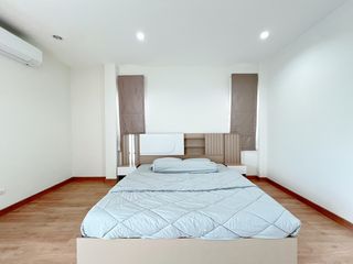 For rent 4 bedrooms house in San Kamphaeng, Chiang Mai
