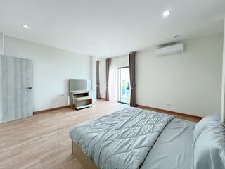 For rent 4 bedrooms house in San Kamphaeng, Chiang Mai