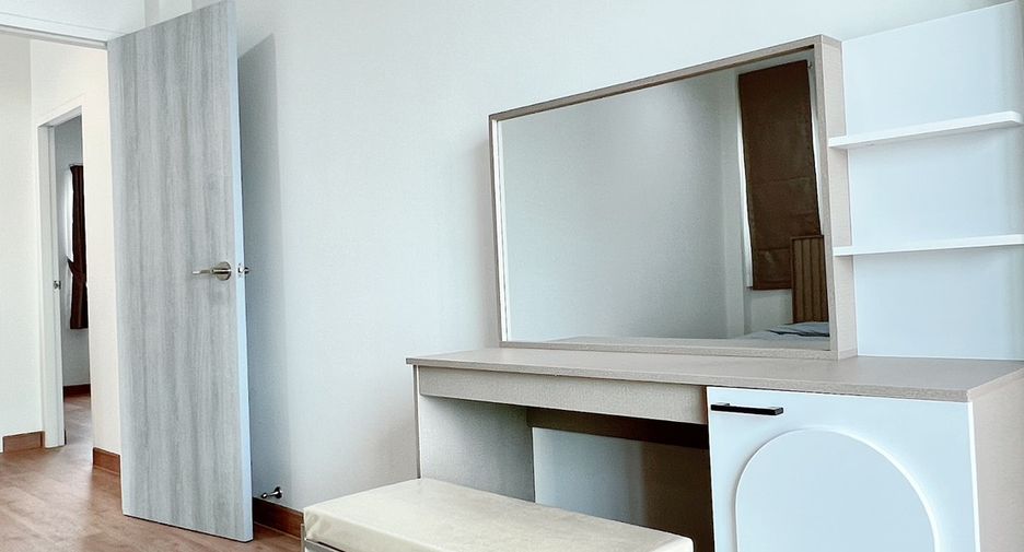 For rent 4 bedrooms house in San Kamphaeng, Chiang Mai