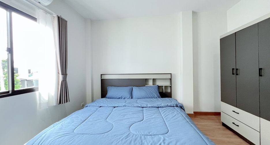 For rent 4 bedrooms house in San Kamphaeng, Chiang Mai