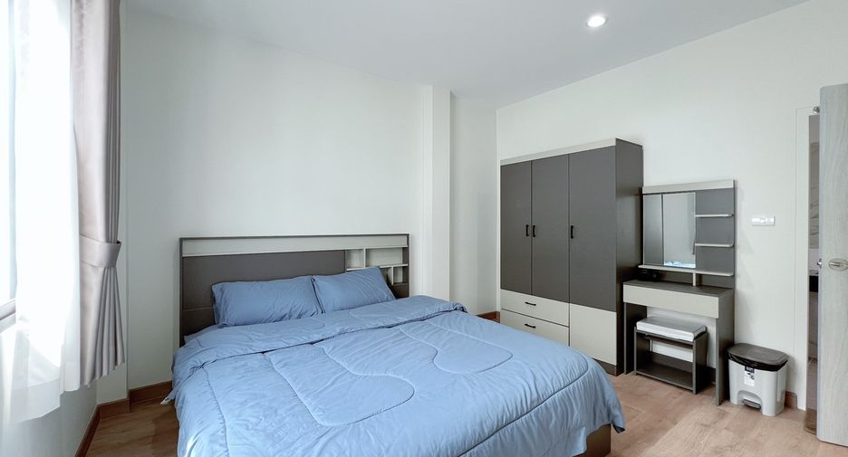 For rent 4 bedrooms house in San Kamphaeng, Chiang Mai