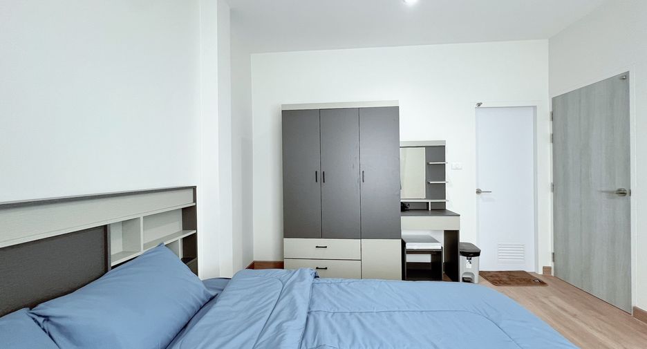 For rent 4 bedrooms house in San Kamphaeng, Chiang Mai