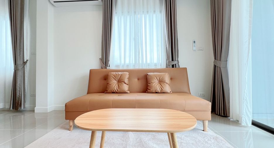 For rent 4 bedrooms house in San Kamphaeng, Chiang Mai